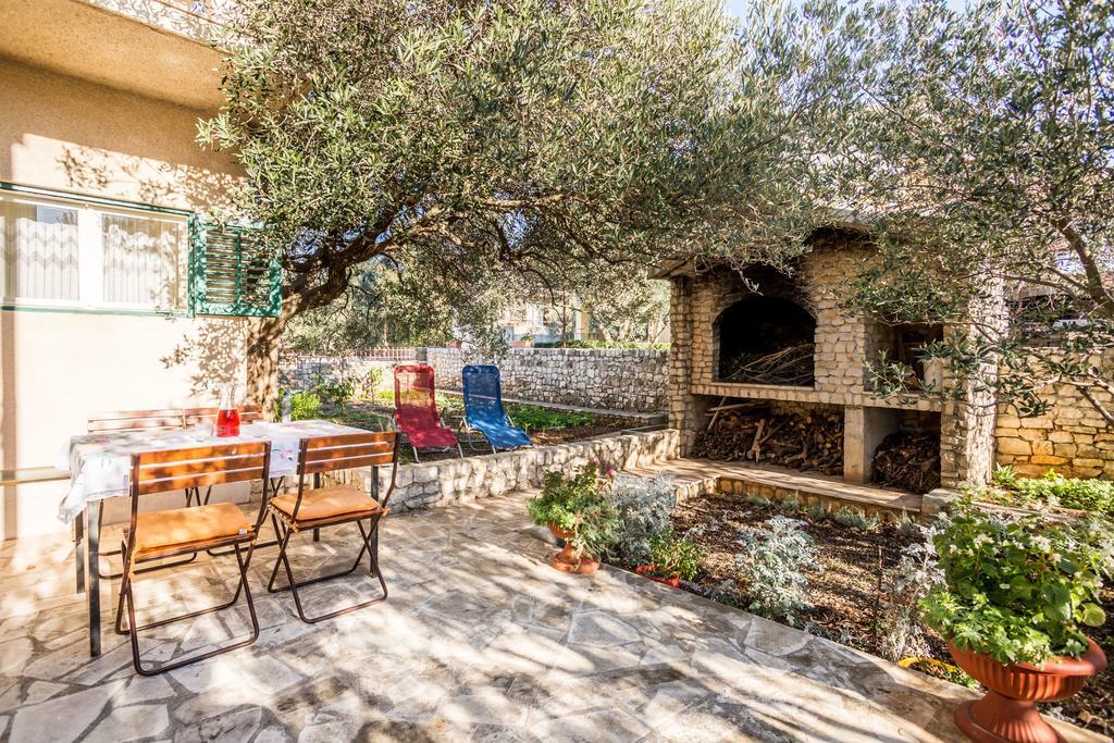 Apartment Srecko Vinišće Εξωτερικό φωτογραφία