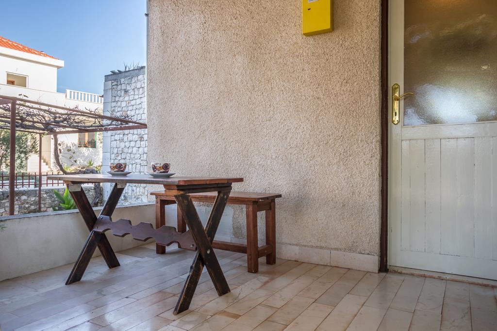 Apartment Srecko Vinišće Εξωτερικό φωτογραφία
