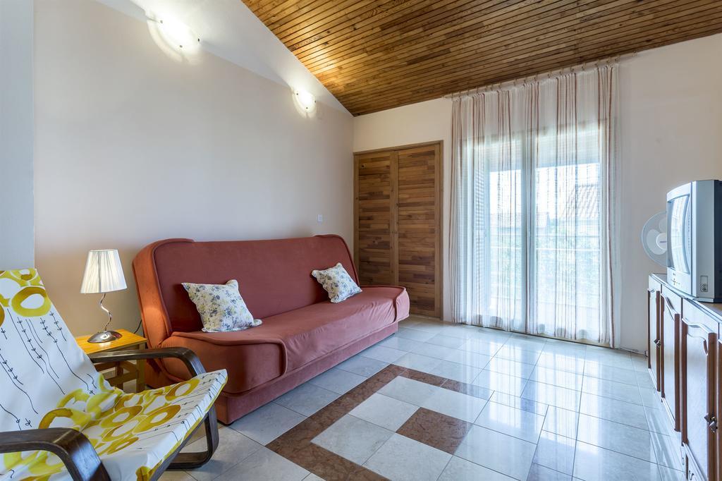 Apartment Srecko Vinišće Εξωτερικό φωτογραφία