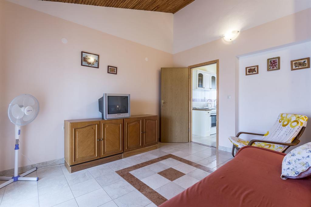 Apartment Srecko Vinišće Εξωτερικό φωτογραφία