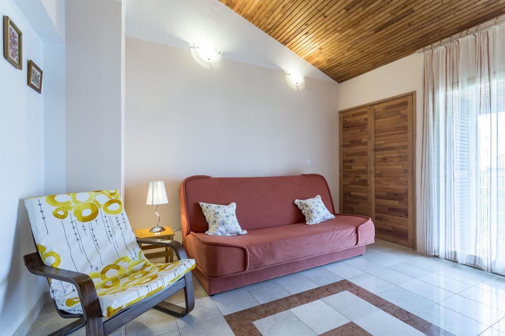 Apartment Srecko Vinišće Εξωτερικό φωτογραφία