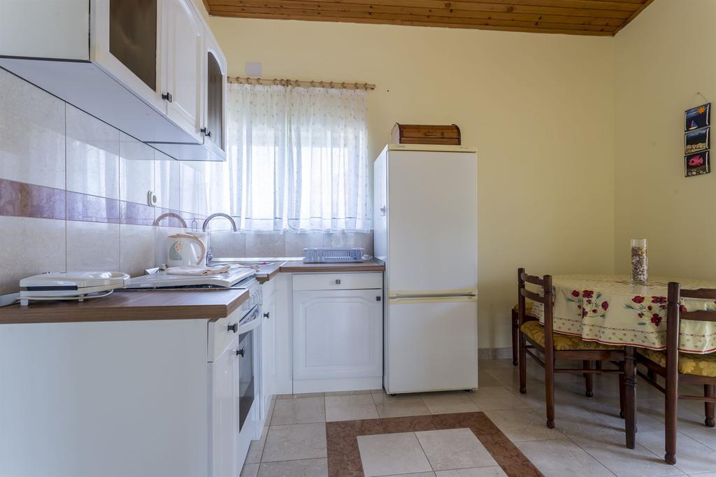 Apartment Srecko Vinišće Εξωτερικό φωτογραφία