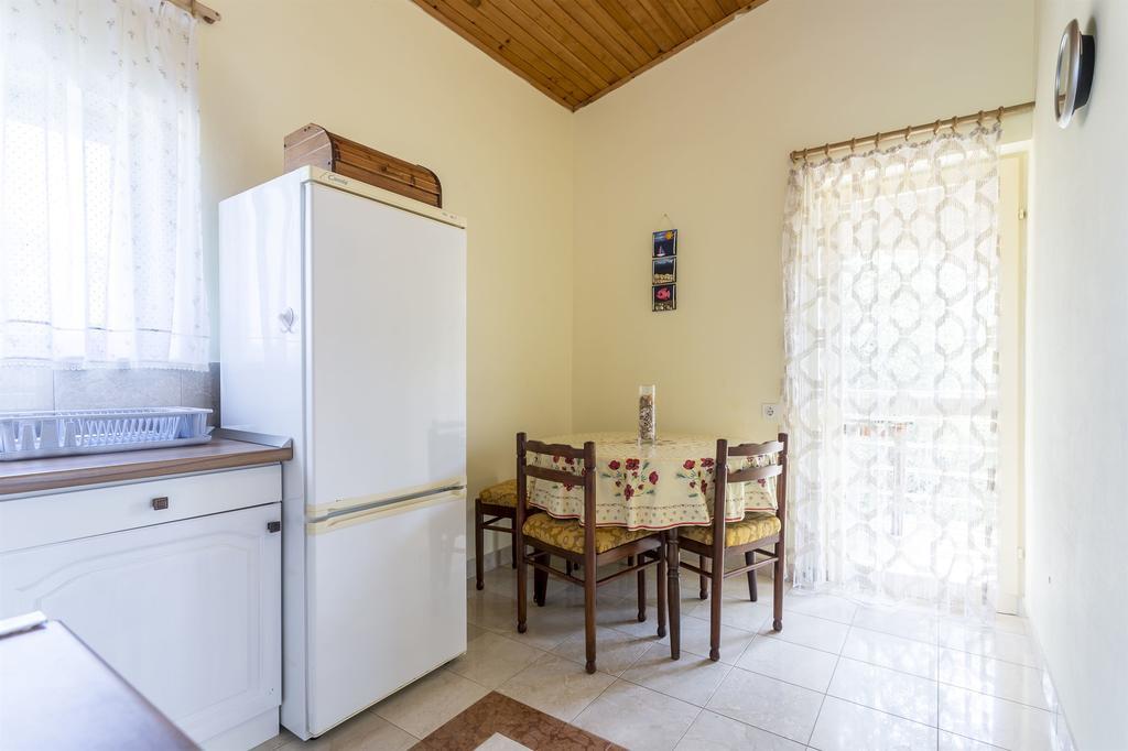 Apartment Srecko Vinišće Εξωτερικό φωτογραφία