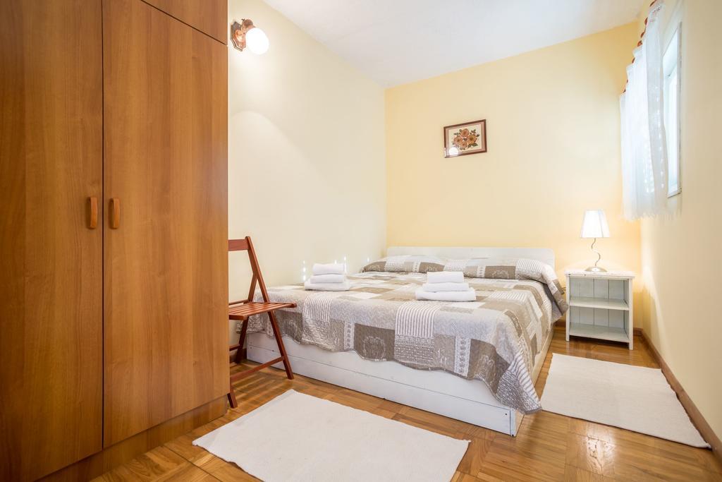 Apartment Srecko Vinišće Εξωτερικό φωτογραφία