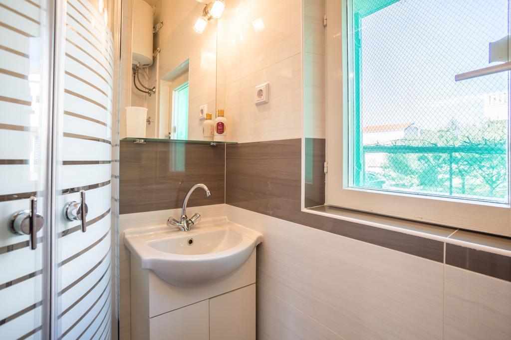 Apartment Srecko Vinišće Εξωτερικό φωτογραφία